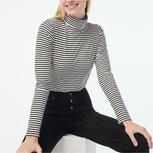 NWT J Crew Factory BB750 Factory Black and White Striped Turtleneck Women’s Sz S